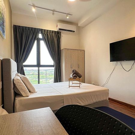 Hush Inn At K Avenue Кота Кинабалу Екстериор снимка