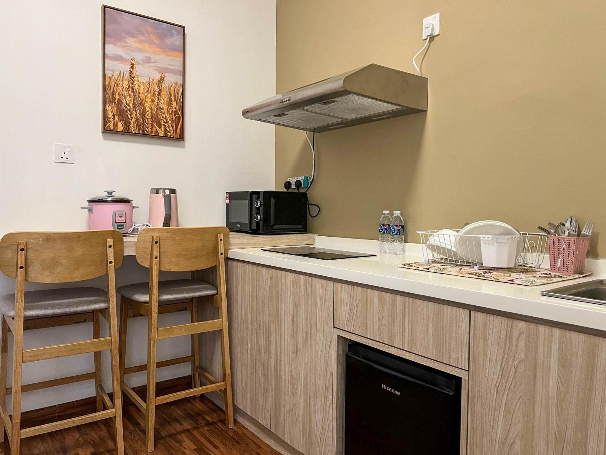 Hush Inn At K Avenue Кота Кинабалу Екстериор снимка